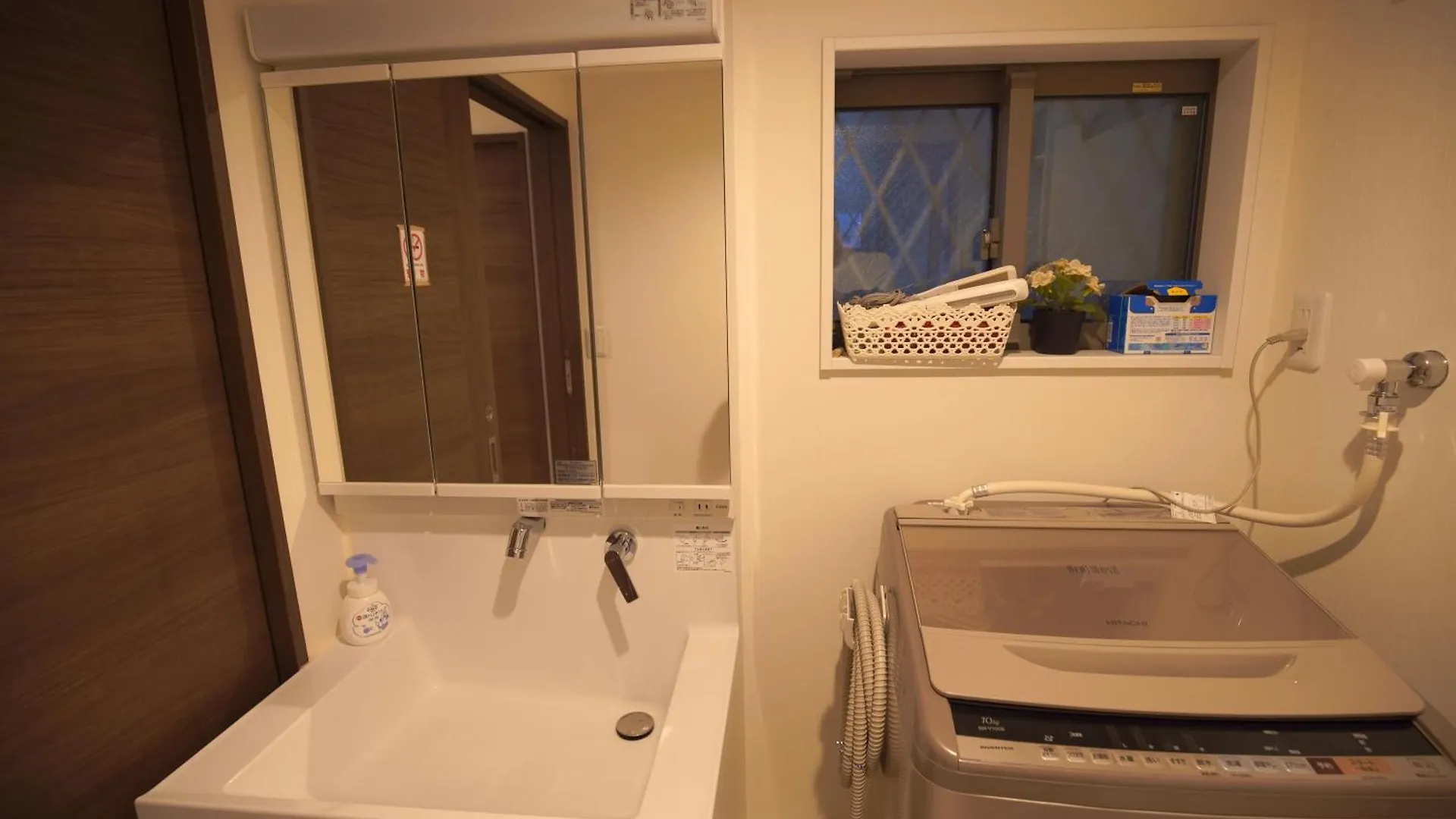 Qiqi House Tokyo まるごと新築一軒家宿 Spacious New Home, 8 Guests, Easy Airport & Disney Access 日本