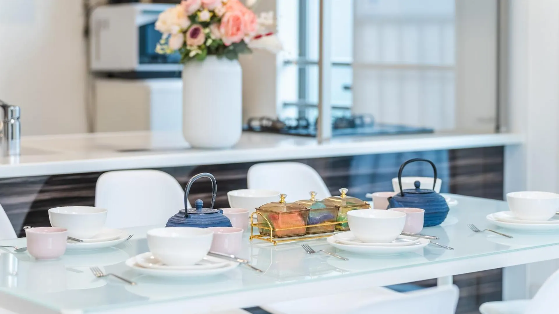 Qiqi House Tokyo: Spacious New Home for 8 with Easy Airport & Disney Access Apartment