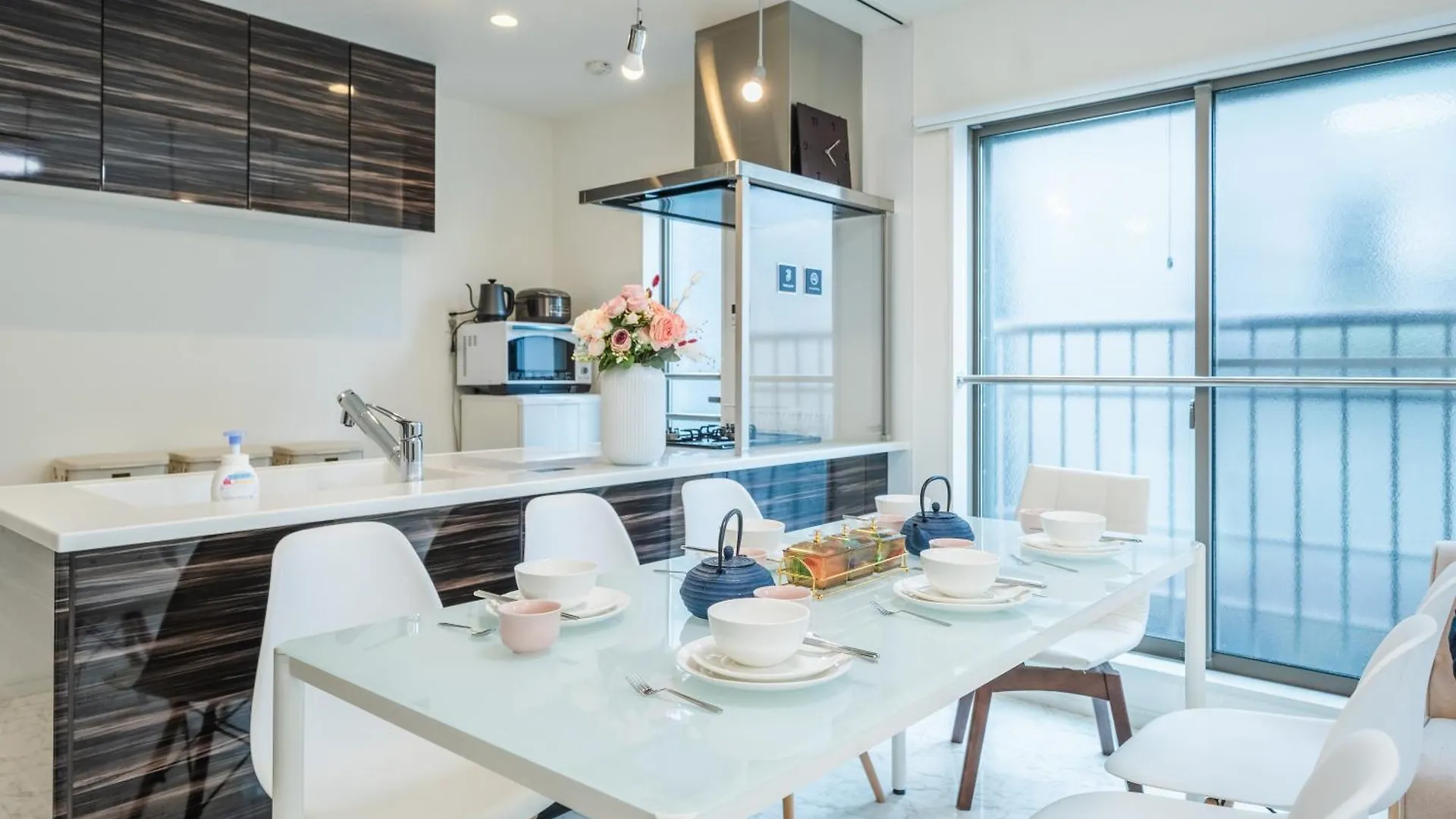Apartment Qiqi House Tokyo: Spacious New Home for 8 with Easy Airport & Disney Access