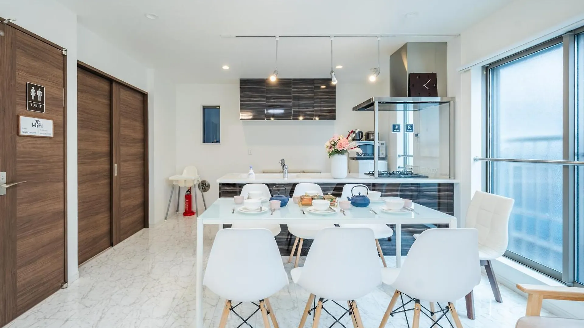 Apartment Qiqi House Tokyo: Spacious New Home for 8 with Easy Airport & Disney Access