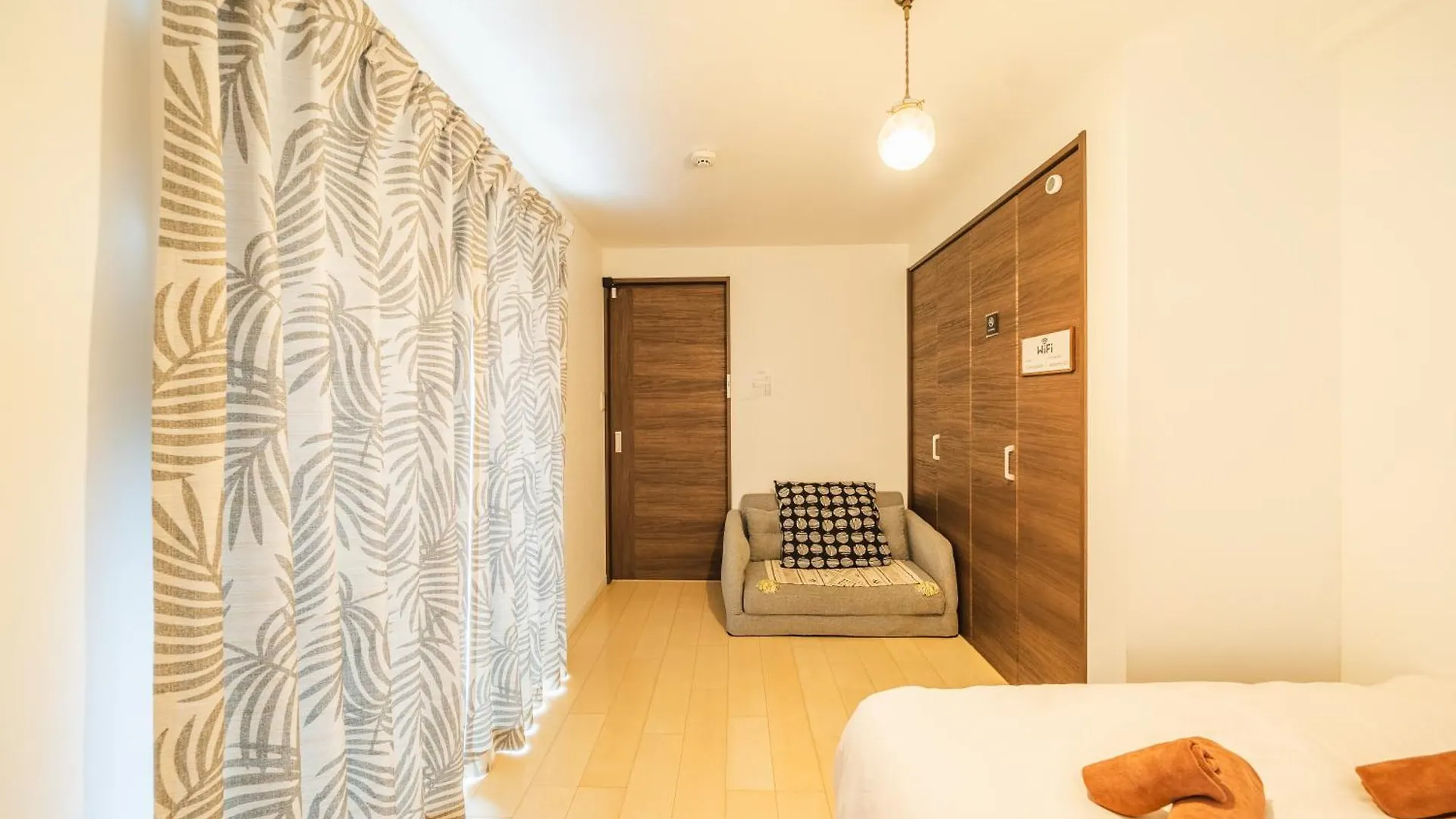 Qiqi House Tokyo: Spacious New Home for 8 with Easy Airport & Disney Access Tokyo