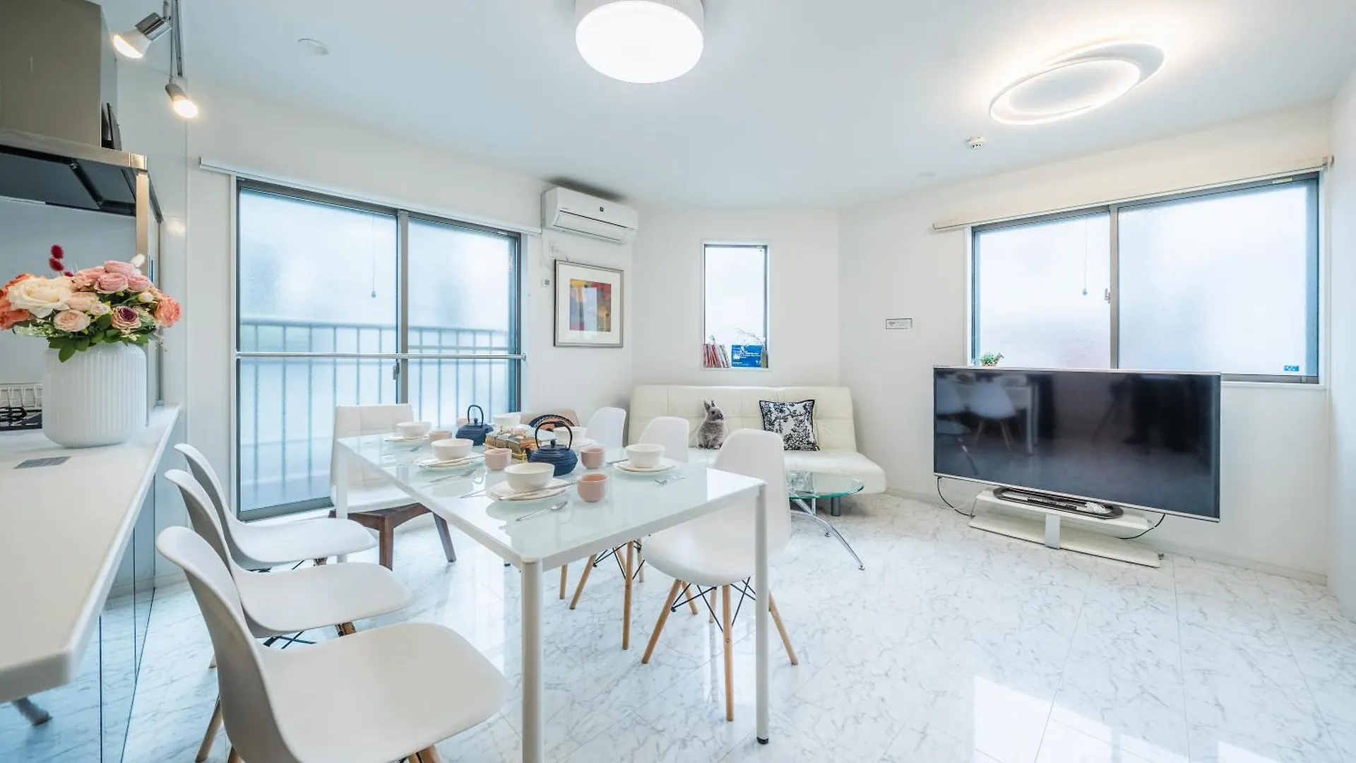 Apartment Qiqi House Tokyo: Spacious New Home for 8 with Easy Airport & Disney Access
