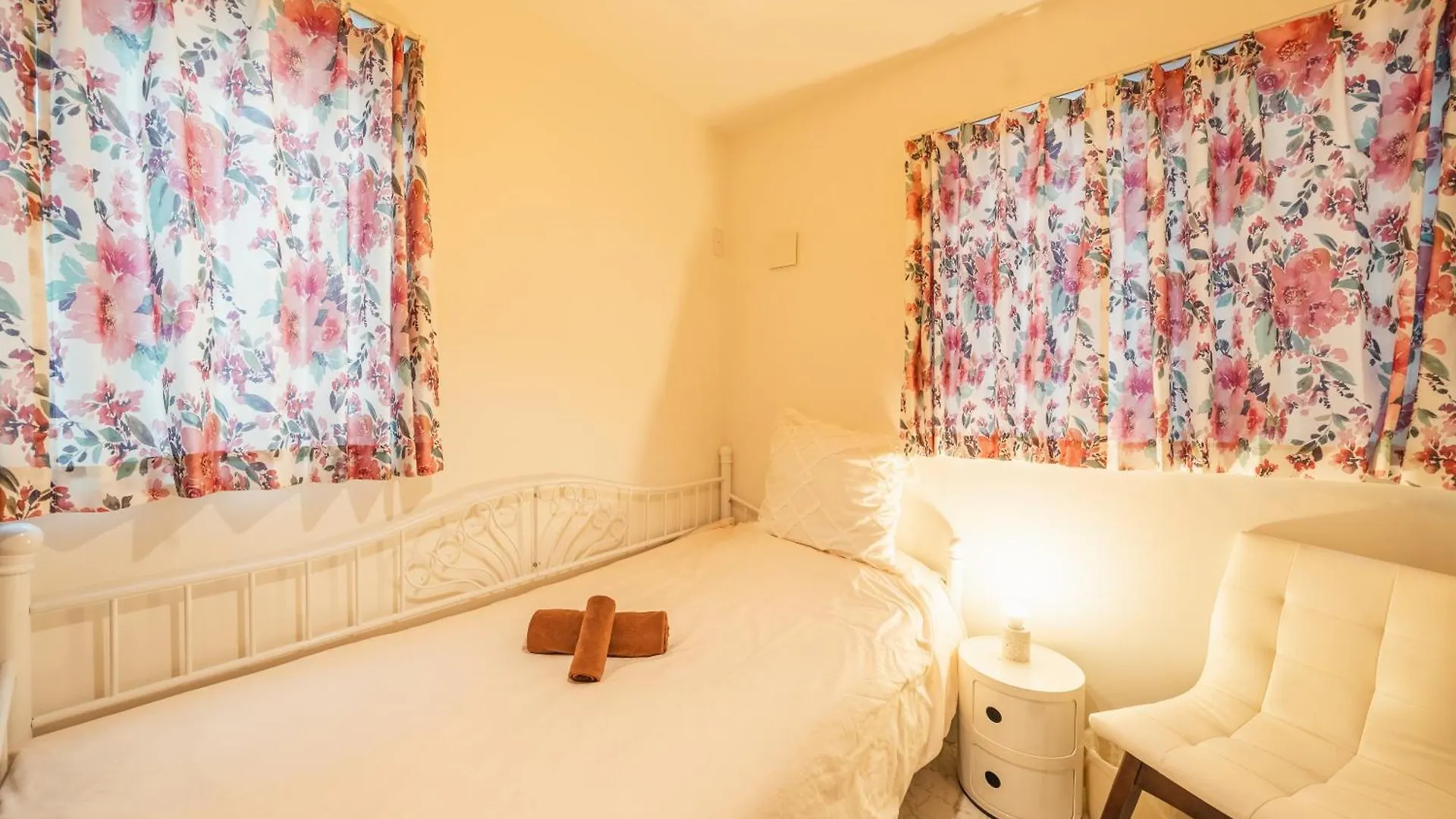 Apartment Qiqi House Tokyo: Spacious New Home for 8 with Easy Airport & Disney Access