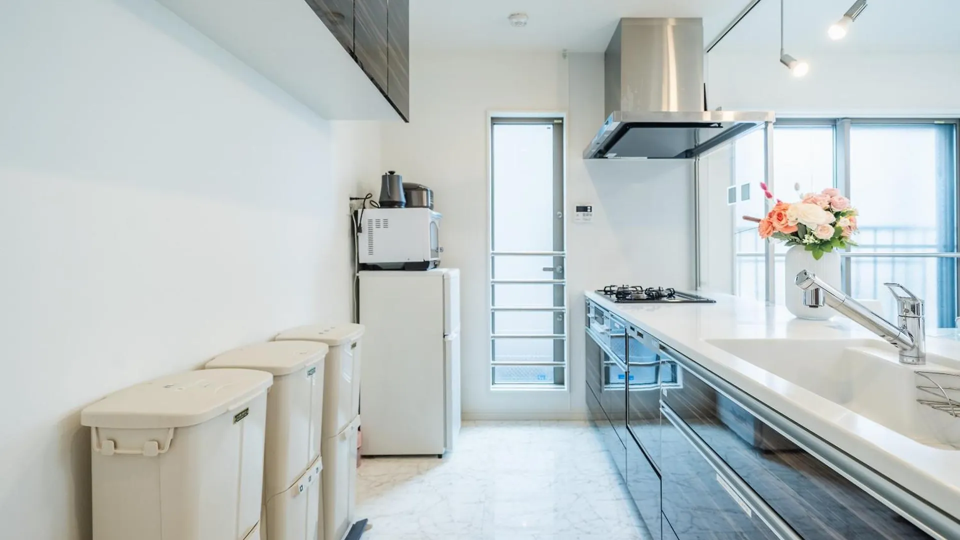 Qiqi House Tokyo: Spacious New Home for 8 with Easy Airport & Disney Access 0*, Tokyo