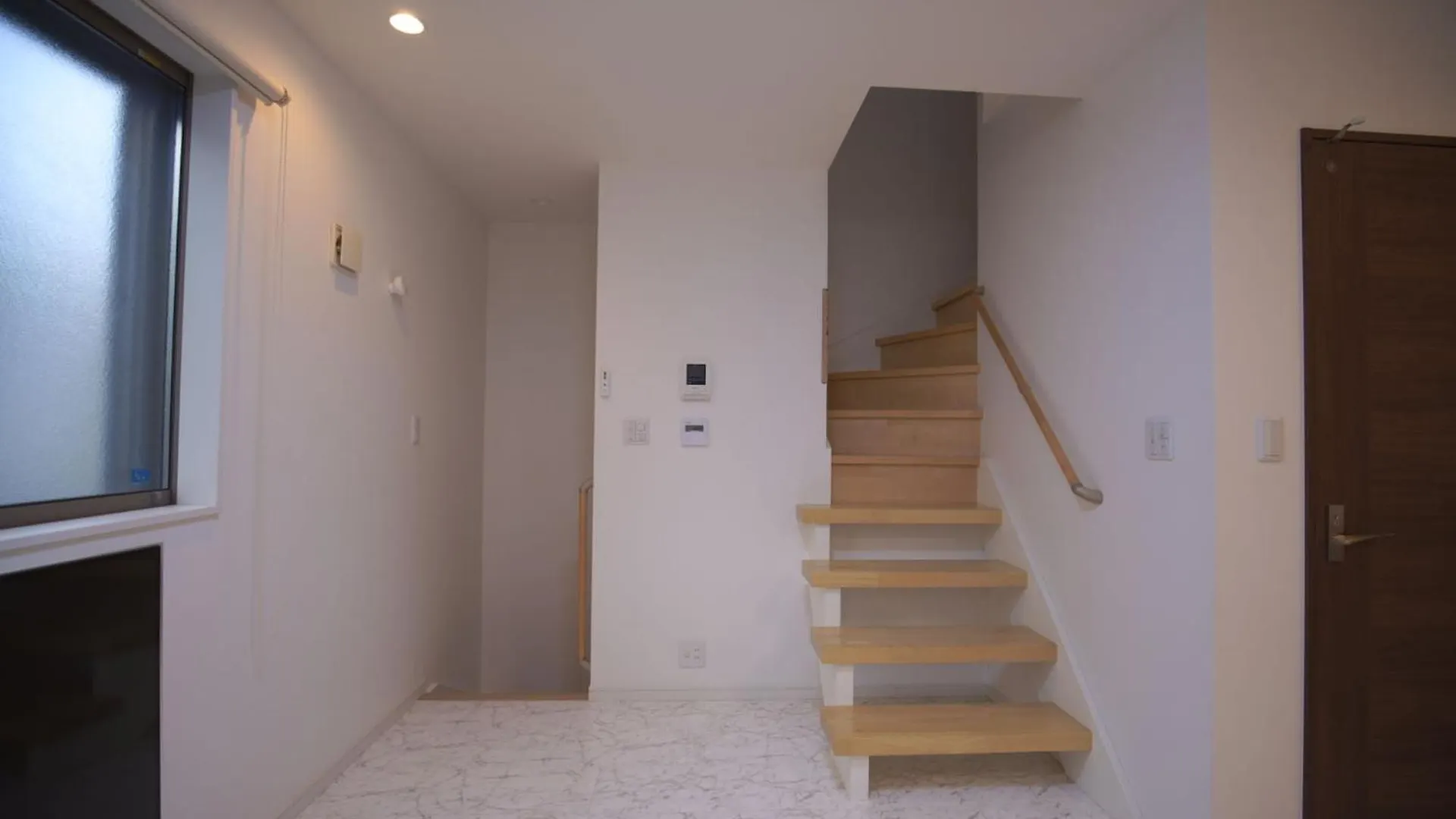 Qiqi House Tokyo まるごと新築一軒家宿 Spacious New Home, 8 Guests, Easy Airport & Disney Access 0*,  Japão